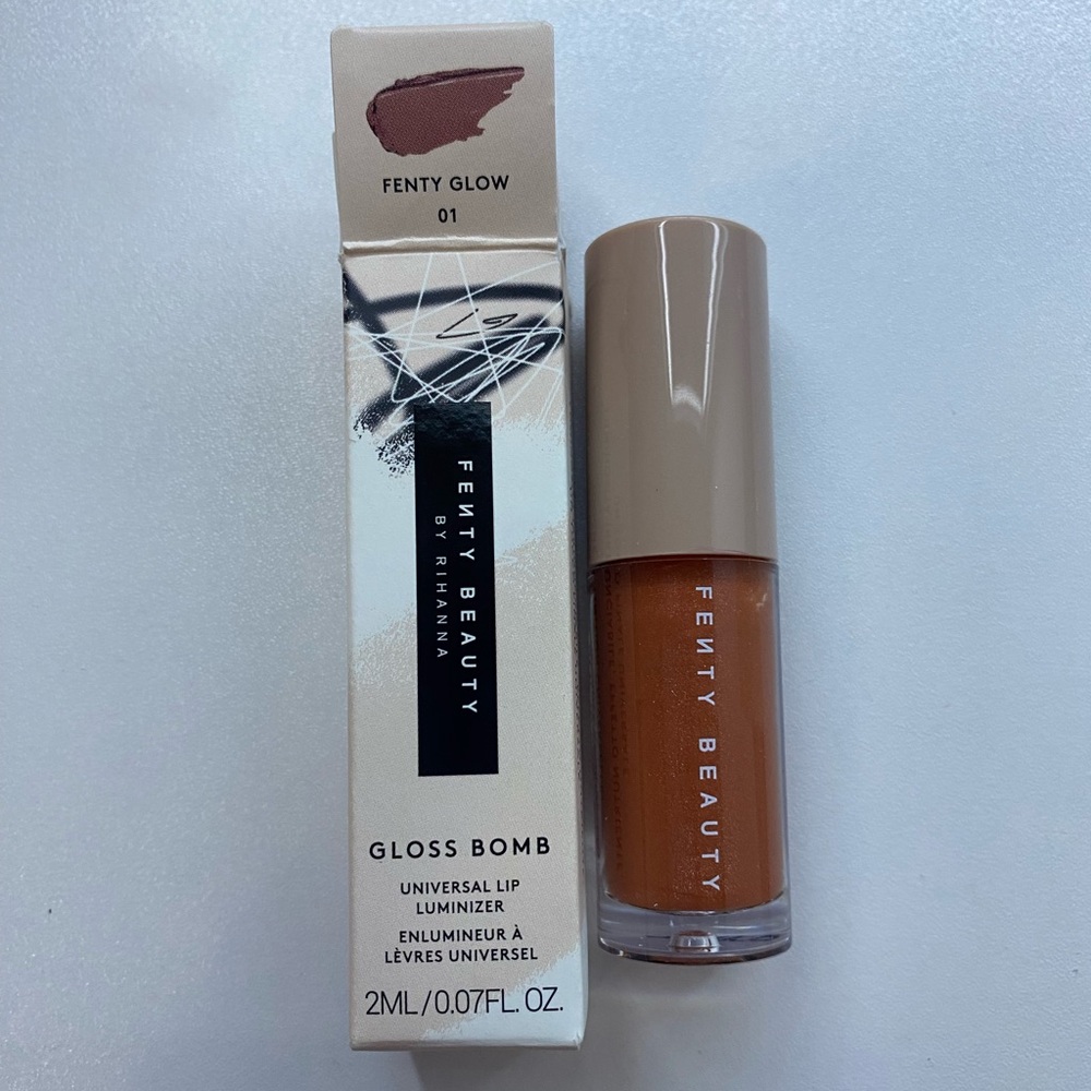 BRAND NEW Fenty Beauty Gloss Bomb Universal Lip Luminizer in color Fenty Glow